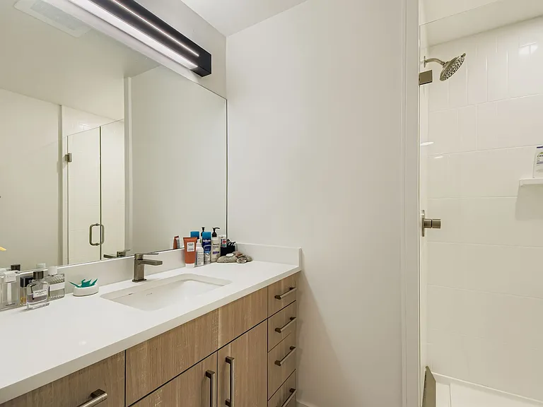 91 Mount Hope Cir #B303 — Photo 14