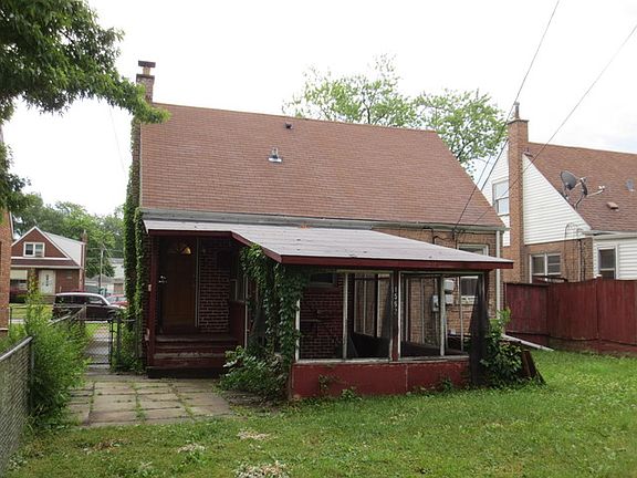 3rd image of 1562 Kenilworth Ave