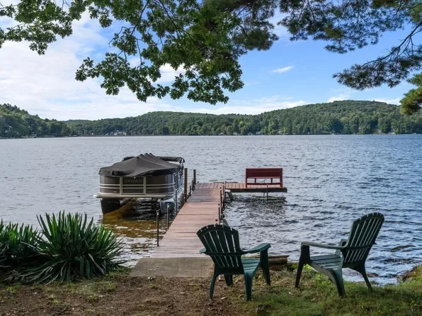 19 Lakeview Dr, Holland, MA 01521