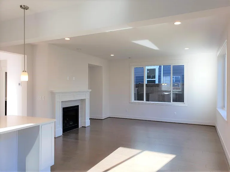 18717 44th Dr SE — Photo 12