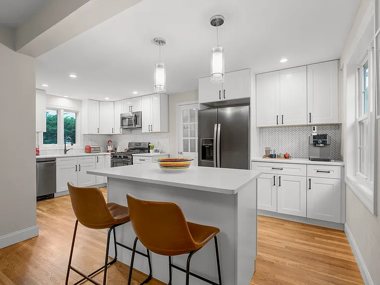 1 Harmon Dr — Photo 3