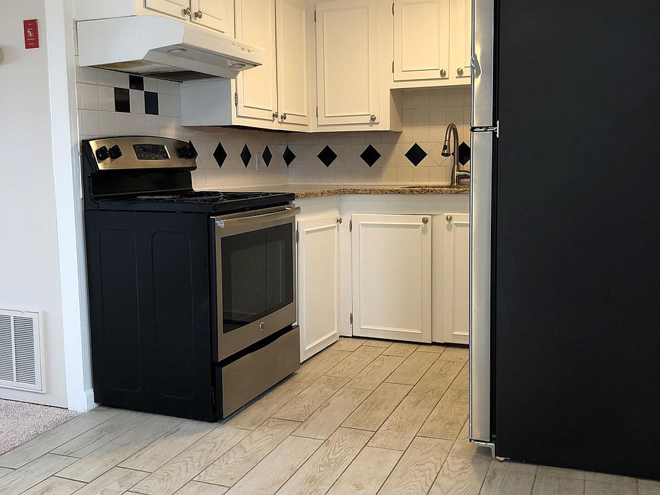 1st image of 201 Quarry St #101
