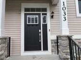 1033 Atterberg Rd, South Elgin, IL 60177