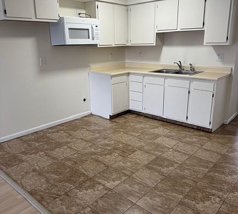 5th image of 211 S Dill St