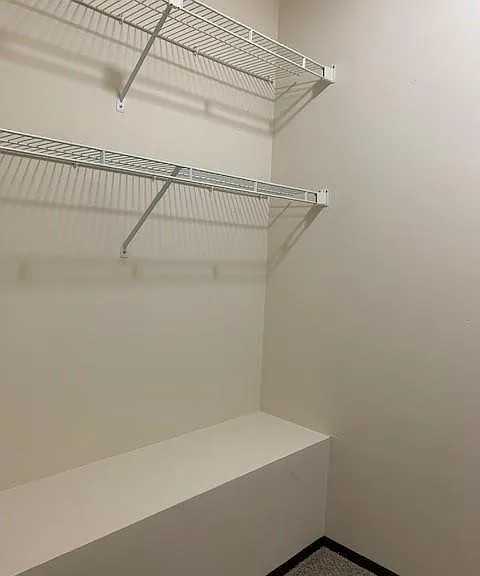 Walking Closet
