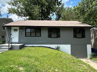 33 Anistasia Dr, Saint Louis, MO