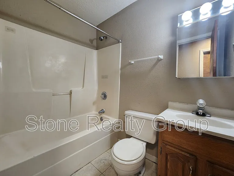 2460 E Clayton Dr — Photo 6