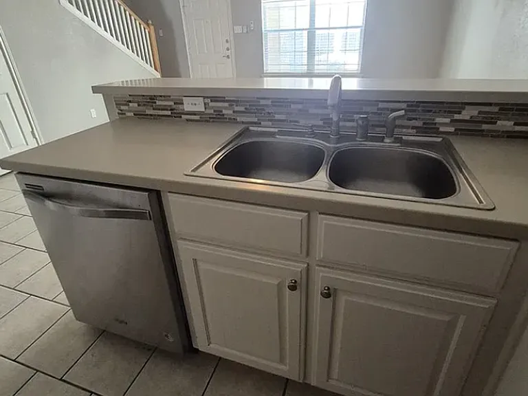 2011 S 7th St #6B — Photo 12