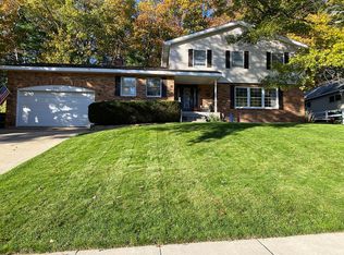 2452 Norcrest Dr, Norton Shores, MI 49441