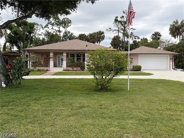 92 Evergreen Rd, North Fort Myers, FL 33903
