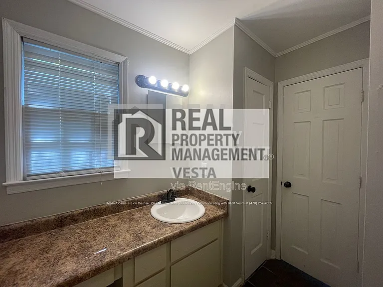 247 Riley Ave #B — Photo 7
