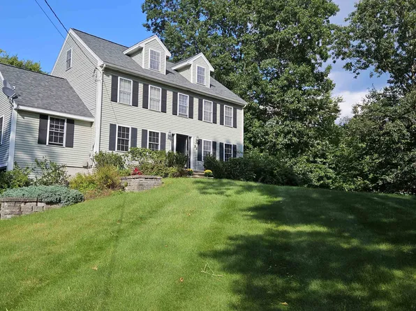 52 Williamine Drive, Newton, NH 03858