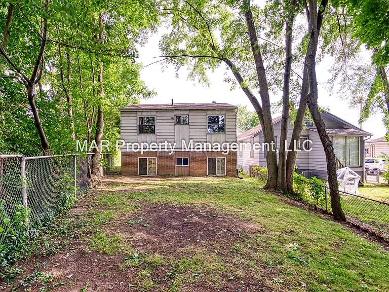 1035 Chester Ave #UP — Photo 18