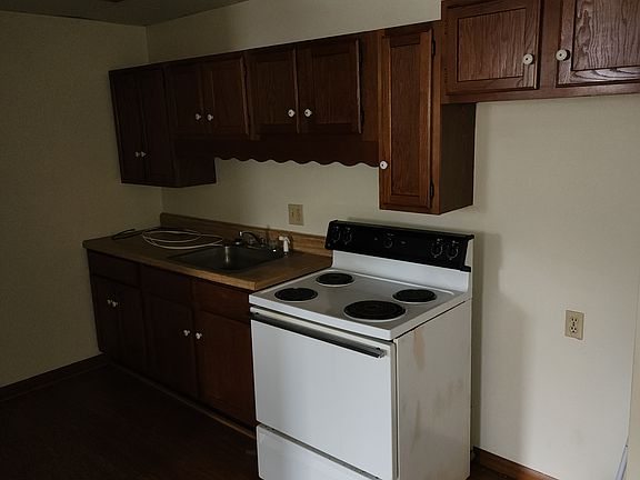 4th image of 3098 E Pike