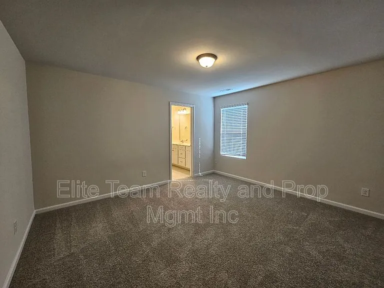 3108 Cheyney Park Dr — Photo 31