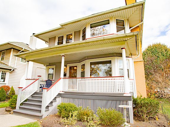 2nd image of 207 Franklin Ave