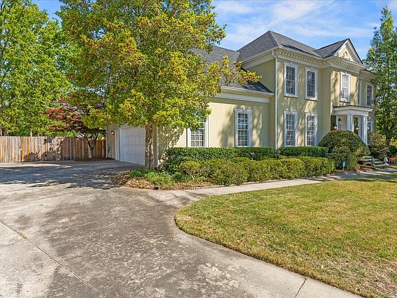 3rd image of 203 W Kestwick Drive
