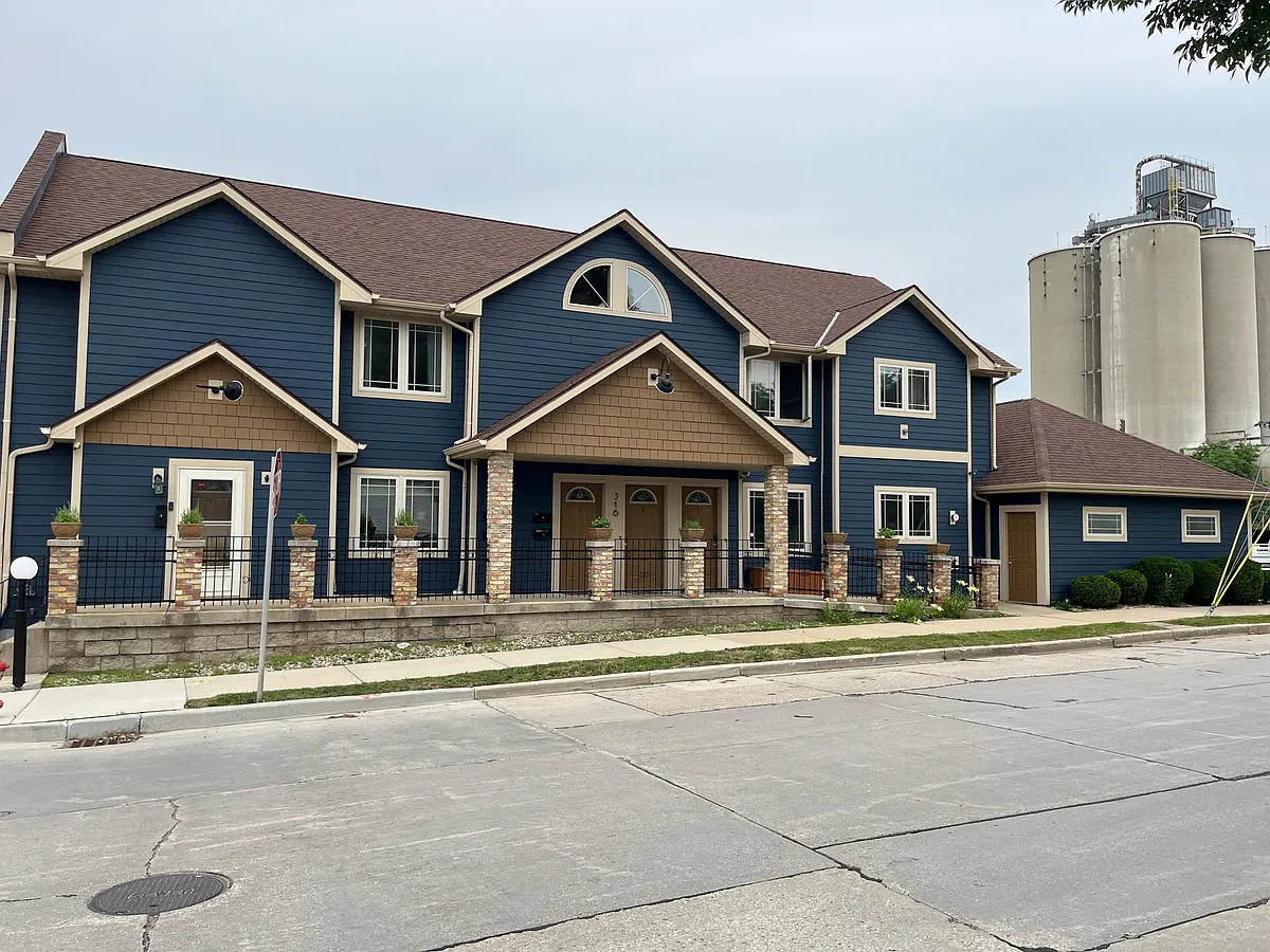 Building Exterior - 316 E Stewart St #3