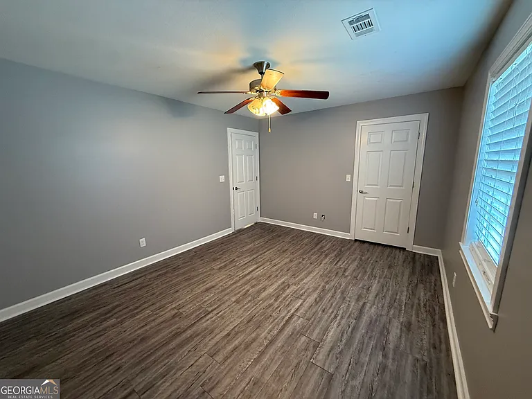 136 Trinity Rd — Photo 24