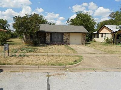 734 Tuskegee St, Grand Prairie, TX, 75051