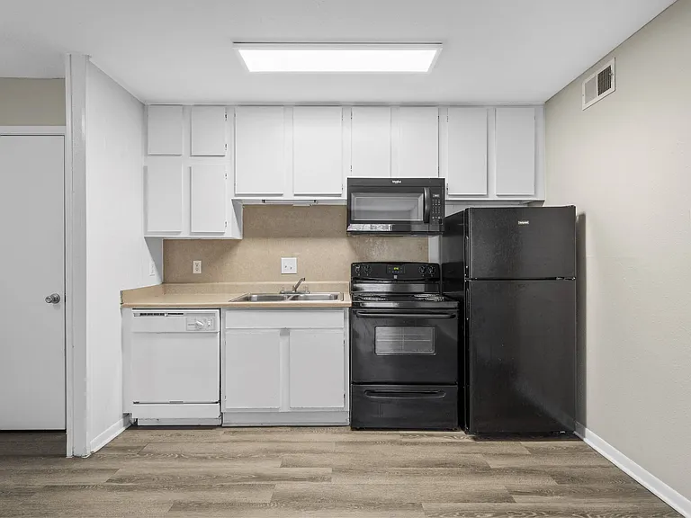 Brookside Apartments — Photo 8