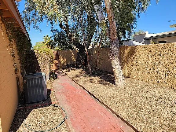 15 E Willow Ave — Photo 22