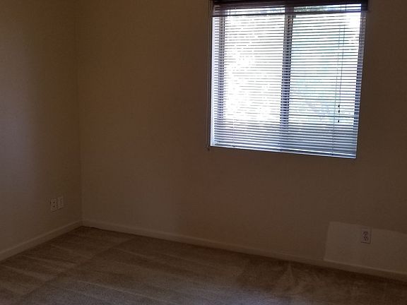 5th image of 510 W University Dr Unit 218