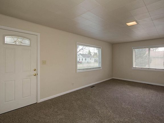 4th image of 2911 N Woody Dr
