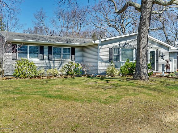 4th image of 1476 Lakewood Ave