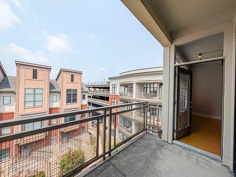 535 S Upper St #402 — Photo 21