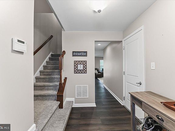 4th image of 1884 Thistle Ct