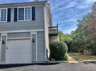 9 Windsor Cir UNIT D, South Elgin, IL 60177