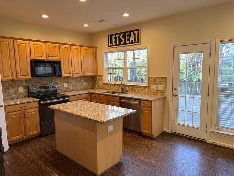 9530 Oswald Ln — Photo 20