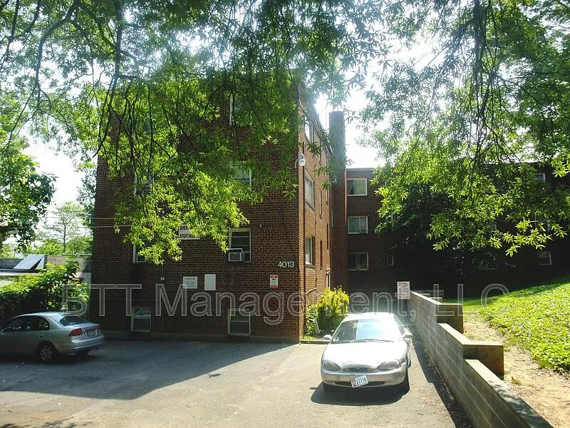 2 bed, 1.0 bath, 900 sqft, $1,550 — Photo 2