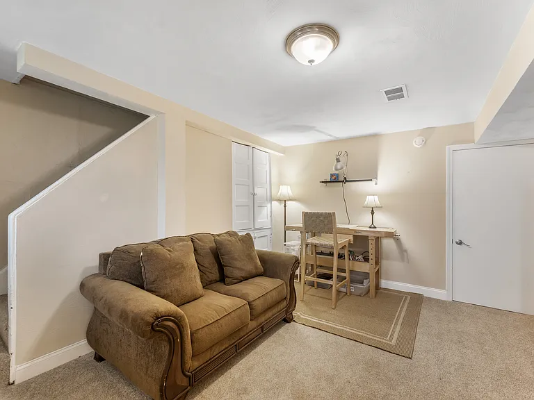5255 Carnegie St — Photo 7