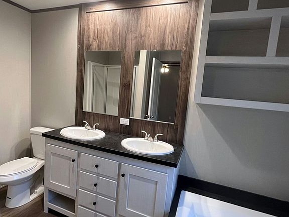 2nd image of 7400 Glen Leaf Dr #94