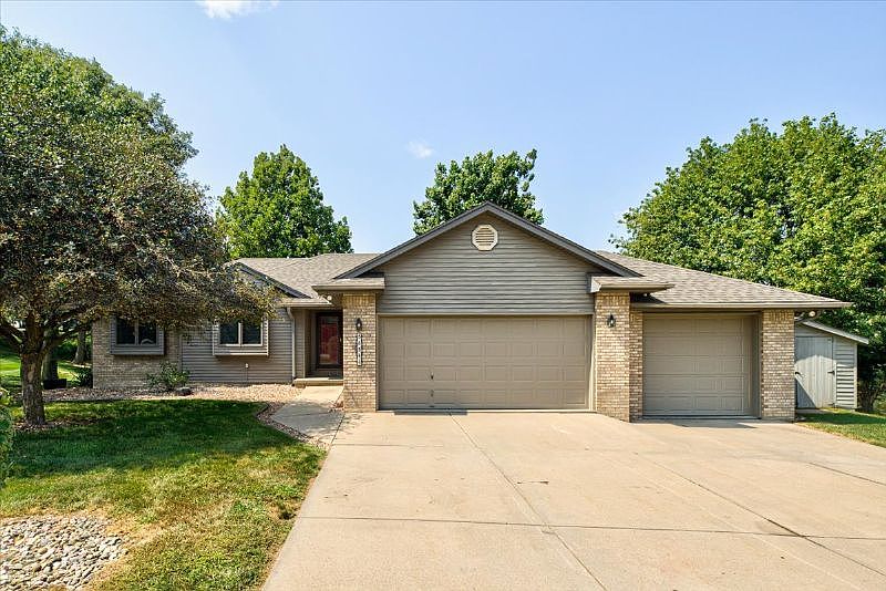 1st image of 56544 Gillen Ave