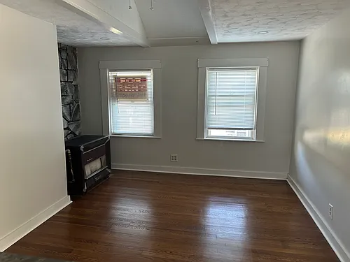 549 John St #3 Photo 1