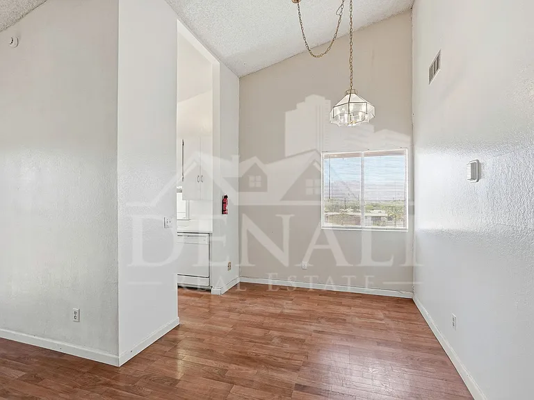 808 S Langley Ave #201 — Photo 11