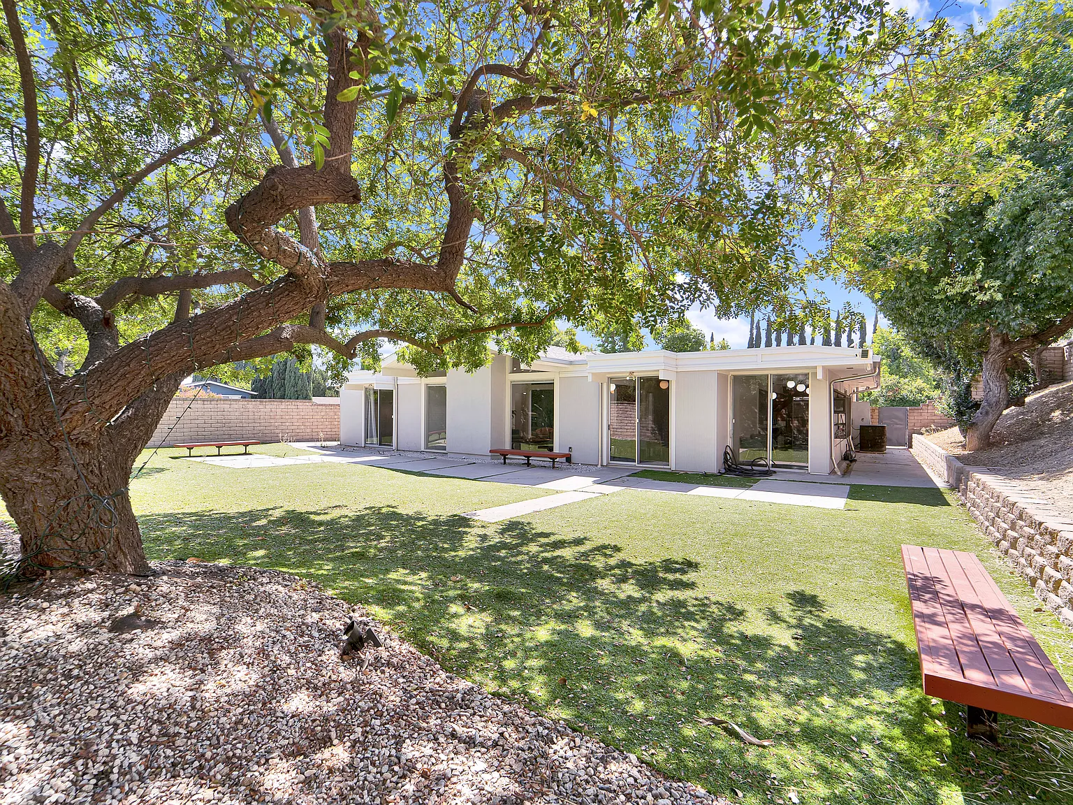 4 bed, 2185 sqft, $11,500 — Photo 4