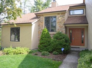 5718 Oak Pointe Dr, Fort Wayne, IN