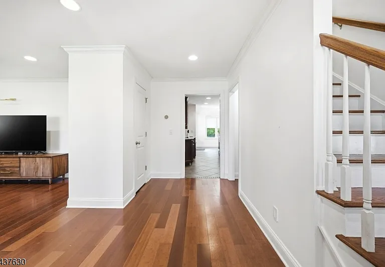 100 Kimball Ave — Photo 5