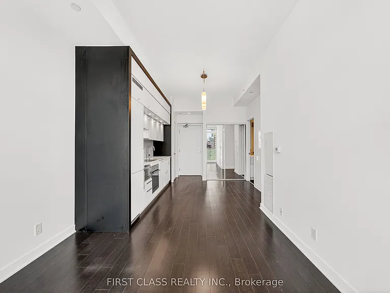 15 Grenville St #2902 — Photo 9