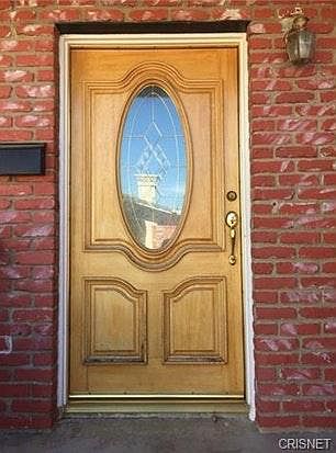 4th image of 24349 Vanowen St
