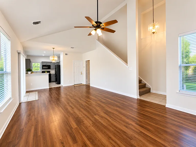 1012 Garden Trl — Photo 2