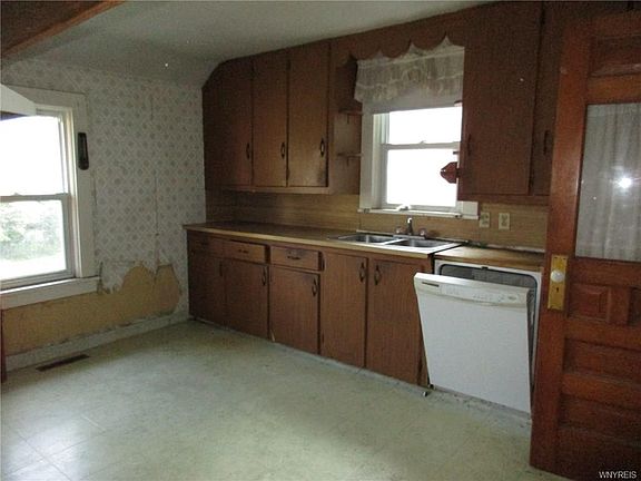2nd image of 33 West Ave