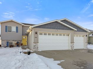 916 34th Ave NE, Minot, ND 58703