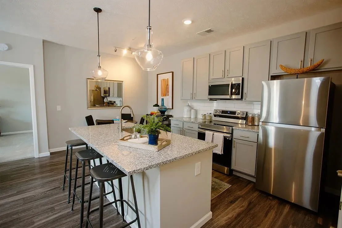 Elan Park Apartments — Photo 1