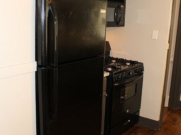 3rd image of 1017 W 62nd Ave