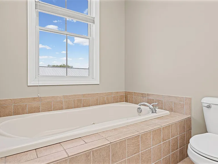 420 Lewis Ct — Photo 34